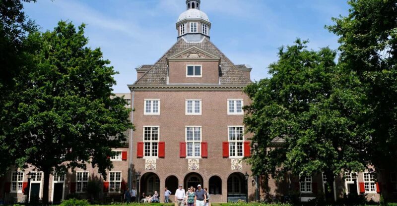 The Hague: Courtyard Walking Tour - Exploring The Hague’s Hidden Courtyards: A Walk Through Dutch History