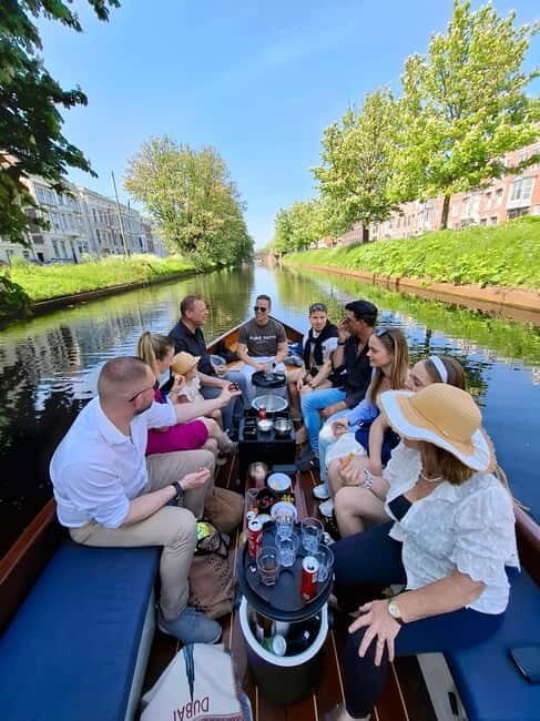The Hague: individual tickets for an electric boattour! - Key Points