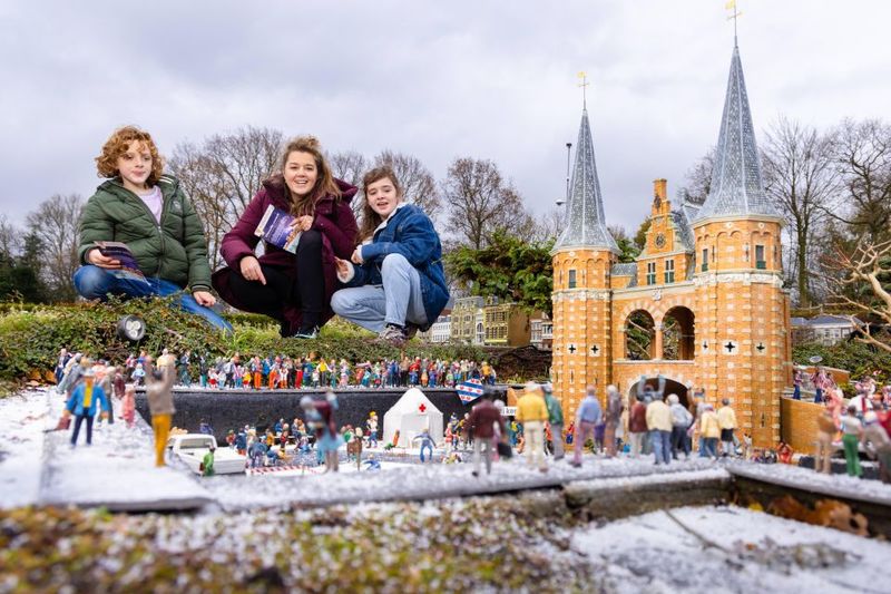 The Hague: Madurodam Miniature Park Entry Ticket - New Amsterdam and Dutch masters: story plus hands-on fun