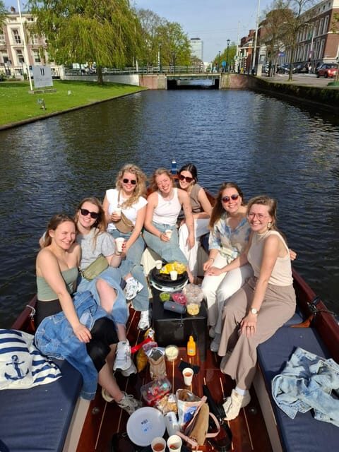 The Hague: Private Boattour up to 10 persons - The Experience in Detail