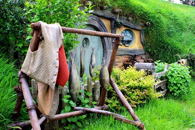 The Hobbiton Movie Set Small-Group Guided Tour from Auckland - FAQs