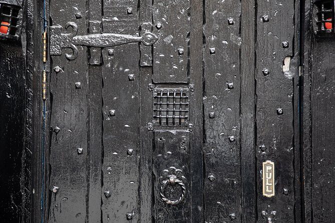 The Original Jack the Ripper Coach Tour of Haunted London - The Finale at Sherlock Holmes Pub