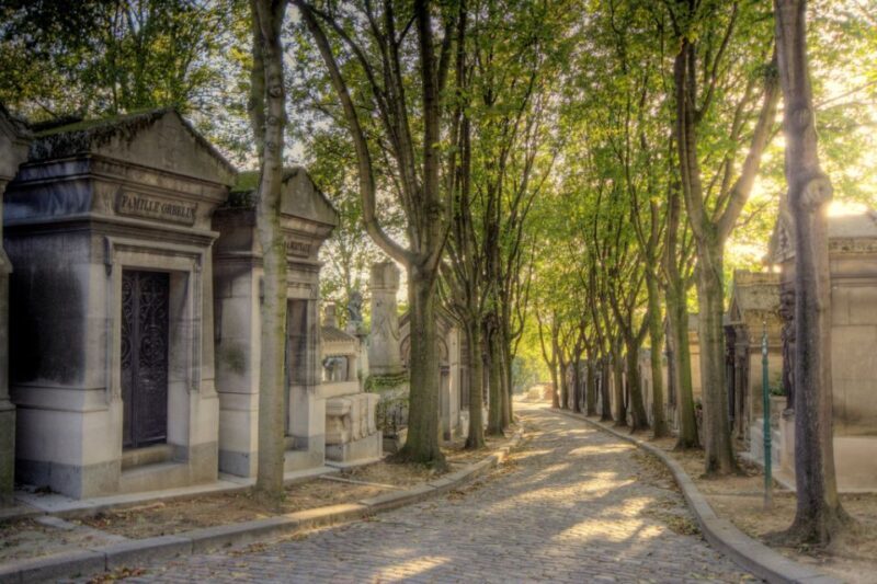 The Père Lachaise Cemetery: Guided 2-Hour Small-Group Tour - What to Expect on the Tour