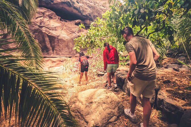 The Red Canyon Tour - Small Group Trip with Local Food Tasting ツ - The Guides—Why They Matter More Than Youd Expect