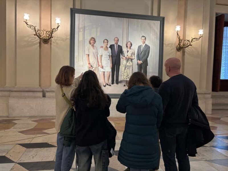 The Royal Palace of Madrid: Small Group Guided Tour - Key Points