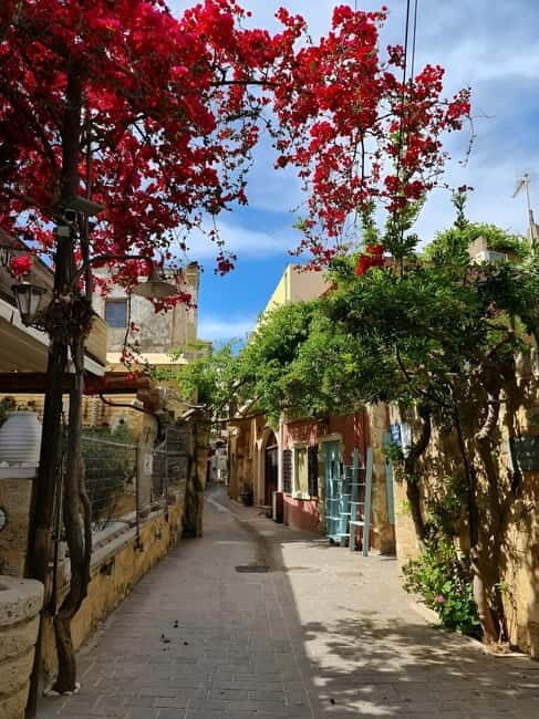 The selective food tour Feel like local from Heraklion - Practical Details & Value