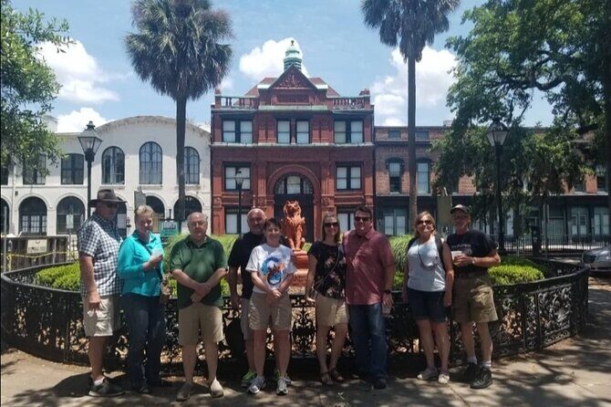 The Southern History of Savannah Walking tour - Starting at Johnson Square: Savannah’s First and Its Secrets