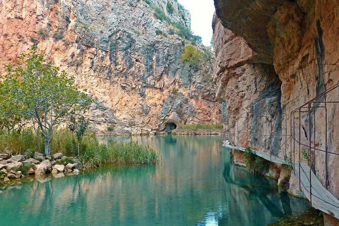 The suspension bridges of Chulilla from Alicante - Key Points