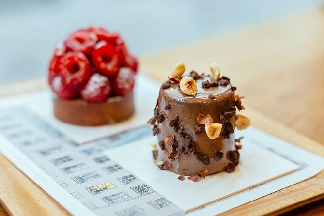 The Sweet Pastry With Locals PRIVATE Tour of Paris in Le Marais District - The Guides and Their Role