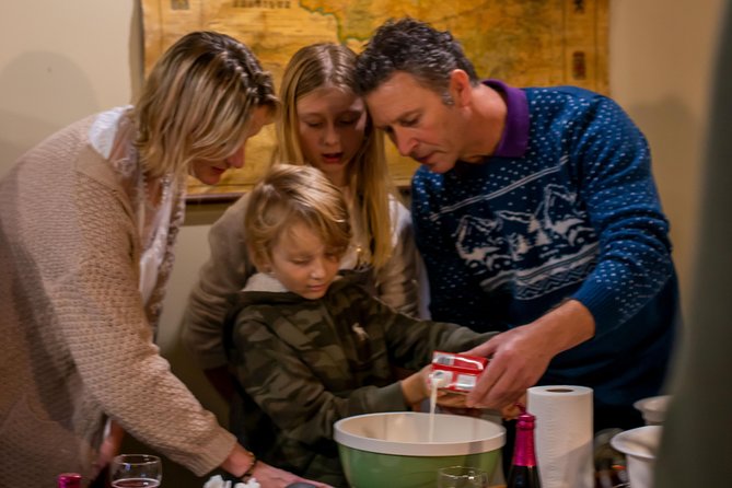 The Waffles 'n Beer Workshop in Bruges Centre - Meet point and logistics that make it simpler than it sounds