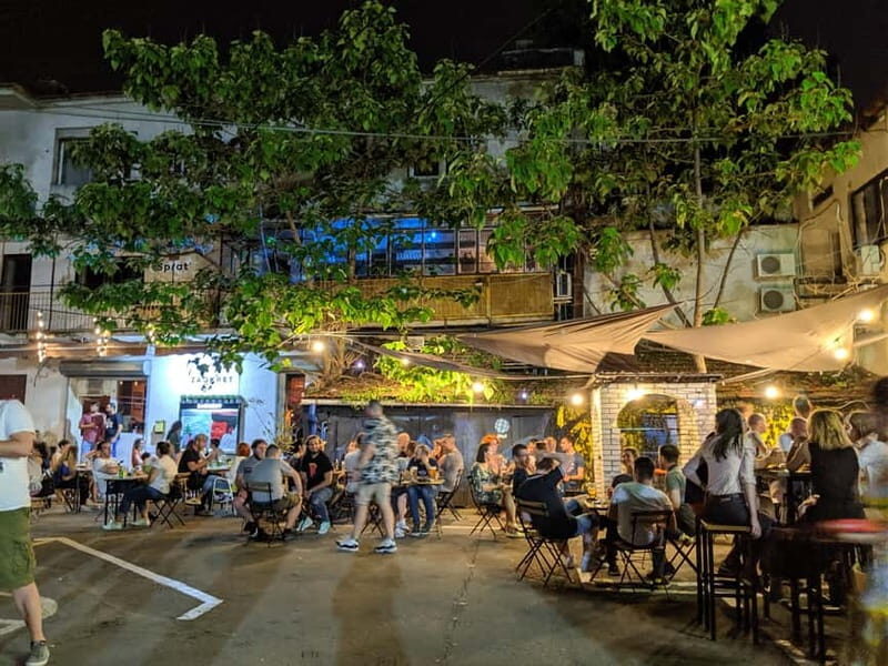 The World of Pubs and Taverns: A Golden Mile - The Pubs and Taverns you might visit