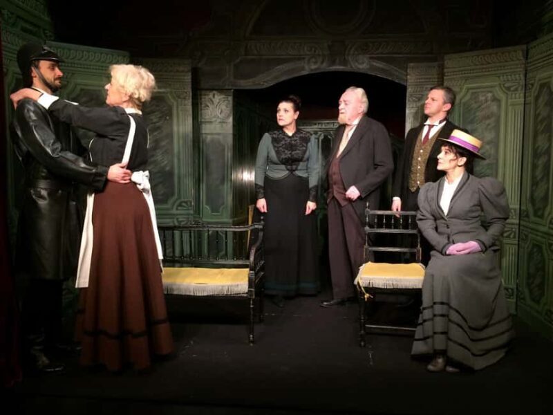 Theatre in Paris: The Bald Soprano (La cantatrice chauve) - Introduction