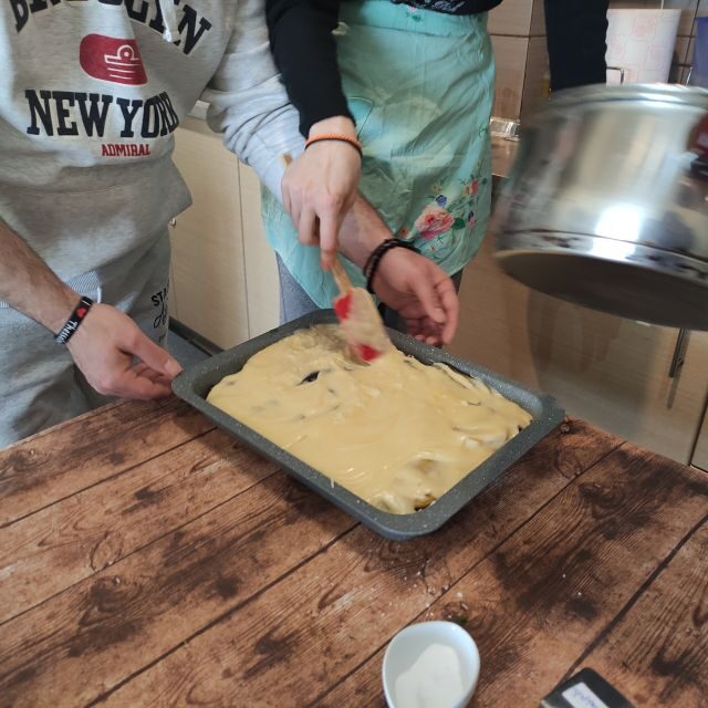 Thessaloniki: Cooking Experience with Local Greek Family - Accessibility and Group Size