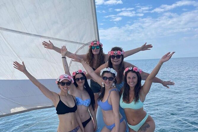 Thessaloniki : Half-Day Sailing Cruise to Shipwreck Bay ! - The experience of sailing and swimming