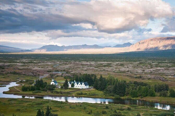 Thingvellir National Park Tour ( Þingvellir ) - An Honest Look at the Þingvellir Tour