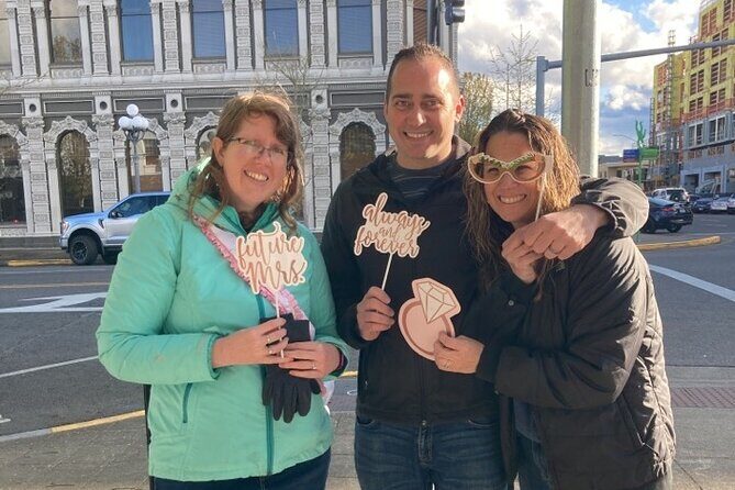 Thrilling Downtown Scavenger Hunt Game in Milwaukee - Exploring Milwaukee in a New Way