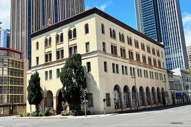 Through A Glass Darkly The Strange and Tragic History Of Honolulu - FAQ