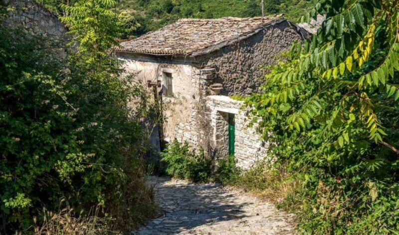 Through the Lens of Crete: Knossos, Legends, and Local Life - What’s Included and What You Should Know