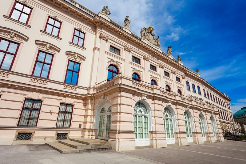 Tickets for the Albertina Exhibitions - Timing It Right: When to Go for a Calmer Museum Visit