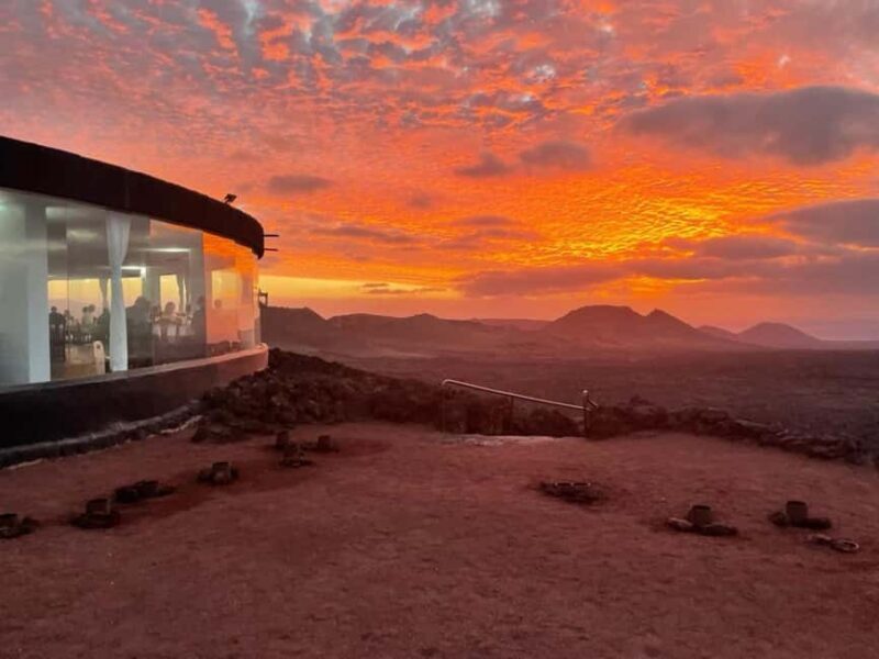 Timanfaya National Park: Evening Tour with Volcano Dinner - Key Points