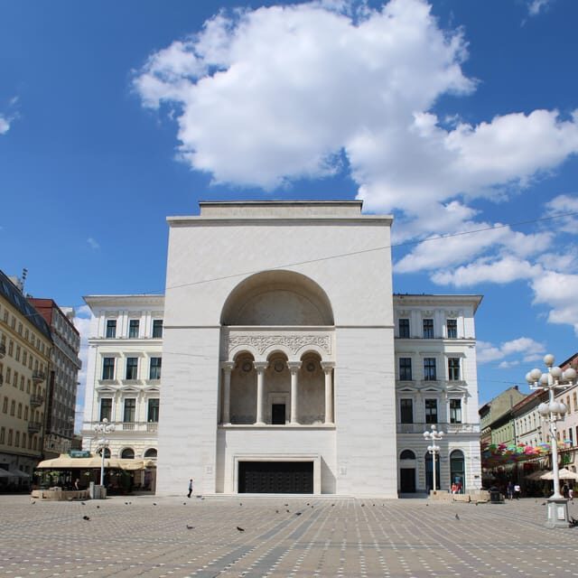 Timisoara: Private Walking Tour with a Local Guide - What Makes This Tour Stand Out?