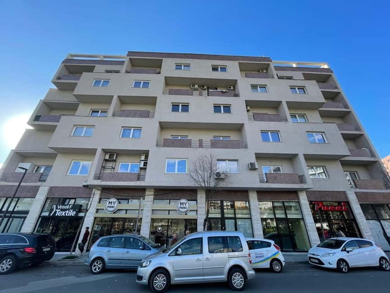 Tirana: Street Art & Modern Architecture Walking Tour - Key Points