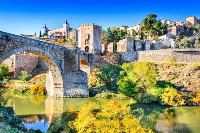 Toledo: Private tour with an official guide - Key Points