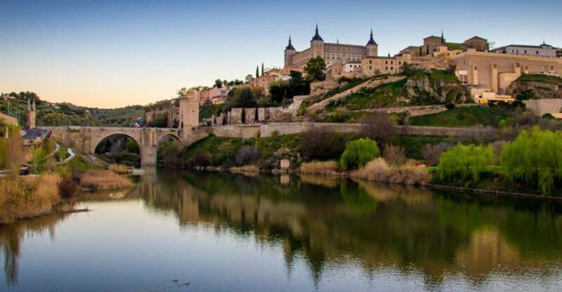 Toledo: Three Cultures Walking Tour in Spanish - What Real Travelers Are Saying