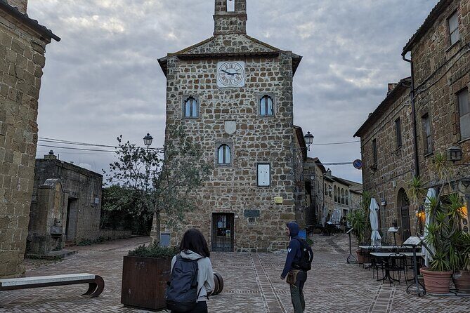Tomb Hunting and Trekking Adventure in Sovana - Exploring the Tomb Hunting and Trekking Adventure in Sovana