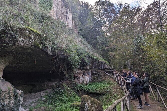 Tomb Hunting and Trekking Adventure in Sovana - FAQ