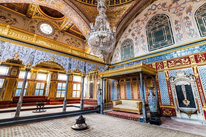 Topkapi Palace and Harem Guided tour with Skip-the-Line Tickets - A Clear Look at the Topkapi Palace and Harem Guided Tour