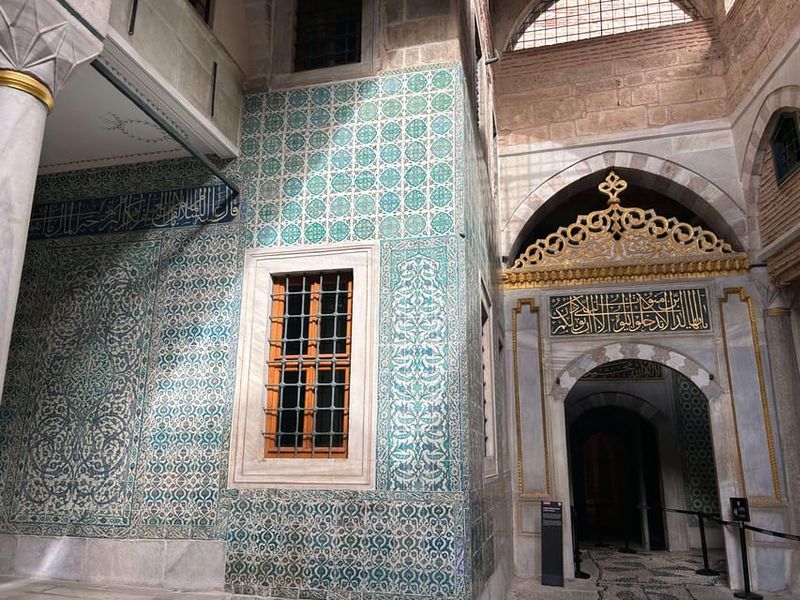 Topkapi Palace and Harem Skip-the-Line-Tickets & Audio Guide - What You Get Inside Topkapi Palace Grounds