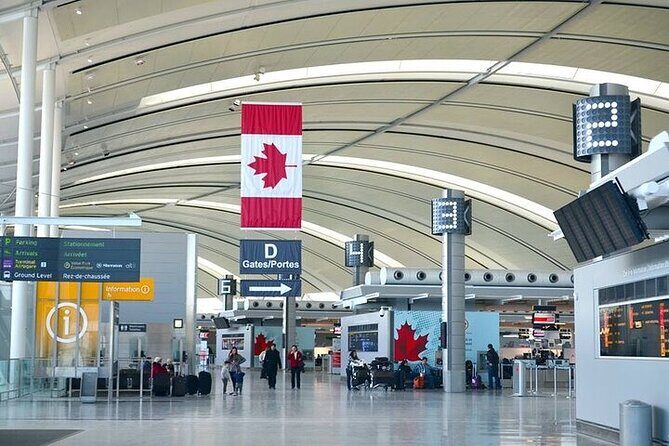 Toronto Airport Private Arrival Transfer-YYZ to Toronto Downtown - Who Should Consider This Service?