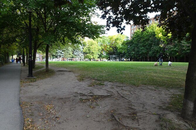 Toronto Distillery District Self-Guided Walking Tour - Key Points