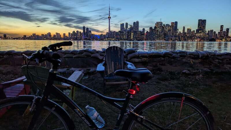 Toronto Islands: Morning or Twilight 3.5-Hour Bike Tour - Who Should Consider This Tour?