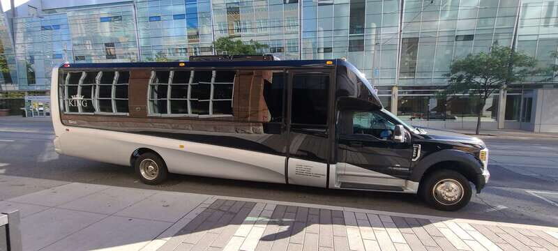 Toronto: Niagara Falls Bus Tour with Maple Tasting and NOTL - An Overview of What to Expect