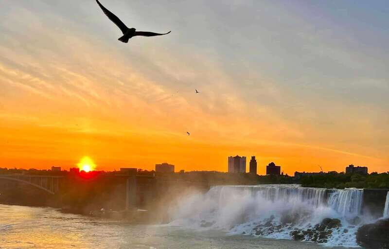 Toronto: Niagara Falls Day & Evening Tour + Top Attractions - Key Points