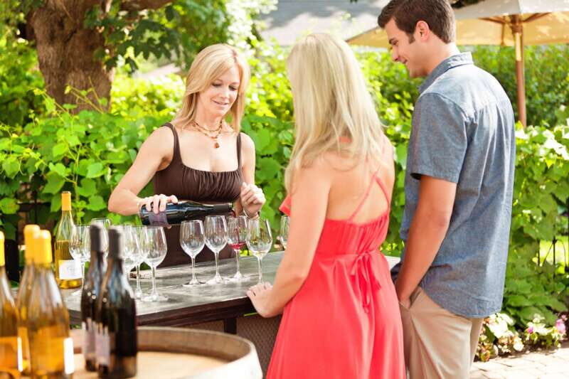 Toronto: Niagara Wineries Tasting Tour & Optional Lunch - FAQs