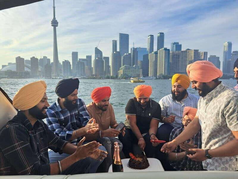 Toronto: Private Luxury Yacht Sightseeing Cruise & Prosecco - FAQ