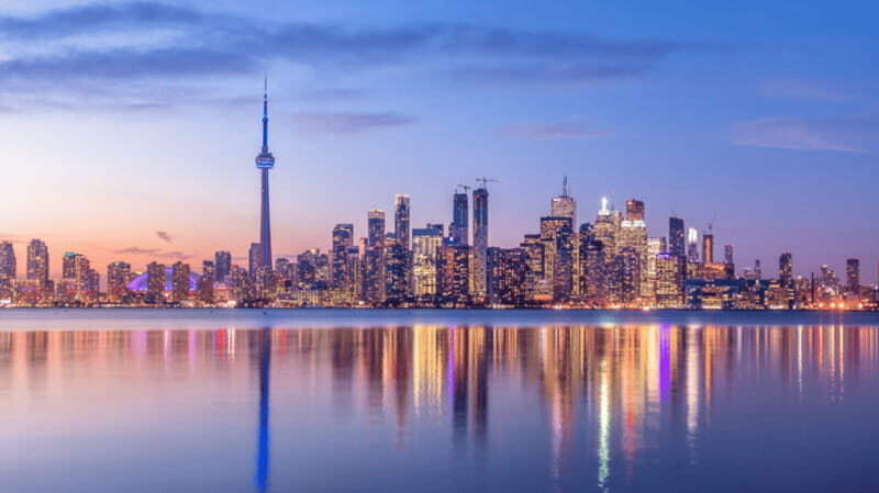 Toronto: Small Group Night Tour with Harbour Boat Cruise - Who Is This Tour Best For?