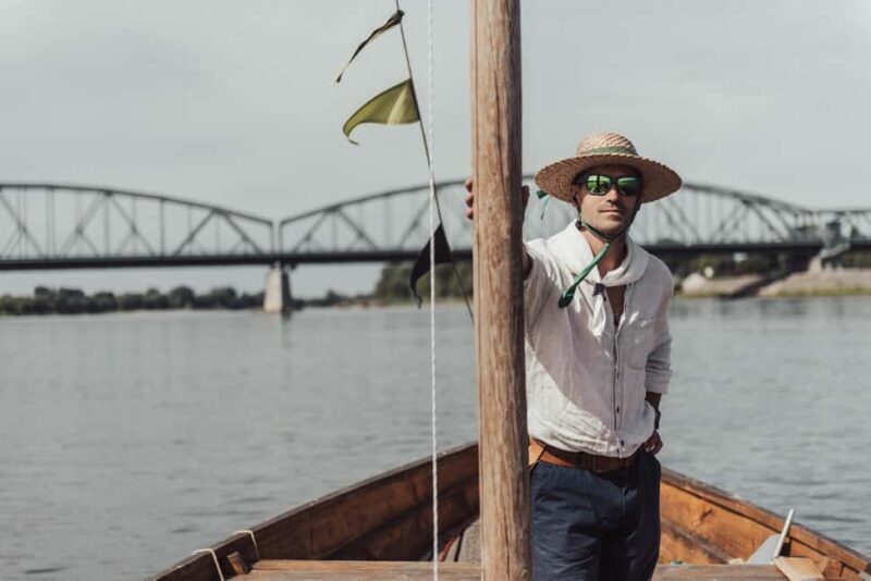 Toru: Scenic Cruise on a Traditional Vistula Wooden Boat - The Experience: What You Can Expect on the Cruise