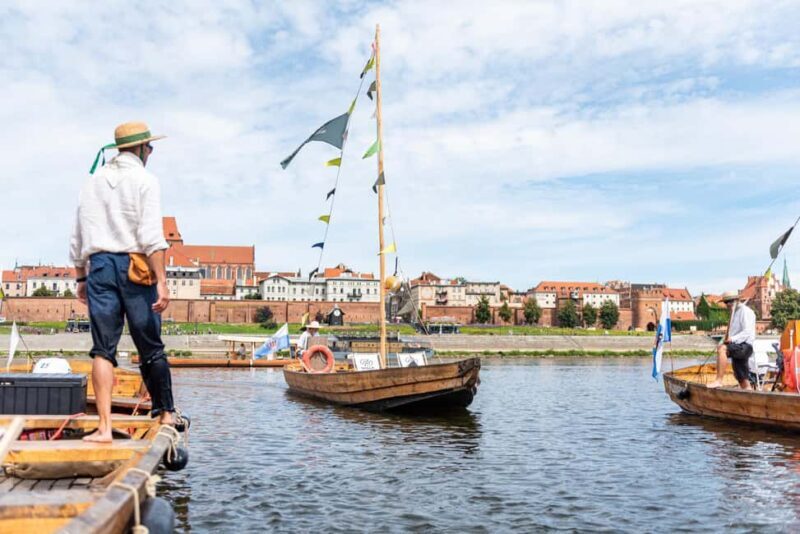 Toru: Scenic Cruise on a Traditional Vistula Wooden Boat - Admiring Toru’s Skyline from the Water