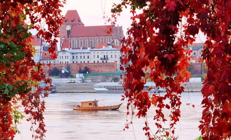 Toru: Sightseeing Cruises on the Vistula River - Discovering Toru from the Water: A Review of Sightseeing Cruises on the Vistula River