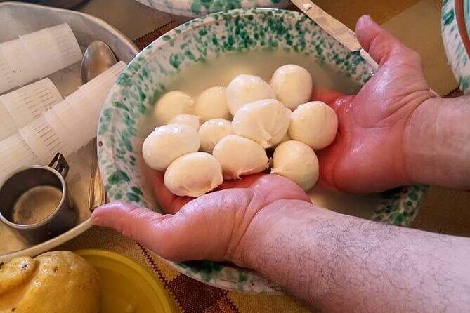 Toss, Bake, Cheers! - Sorrento Pizza Making Class with Wine - What to Expect from This Pizza Class