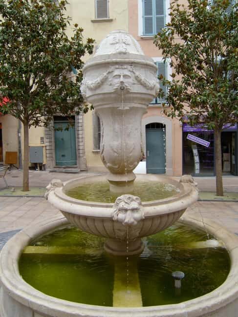 Toulon - Old Town Private Walking Tour - Discover Toulon’s Naval Glory and Artistic Charm