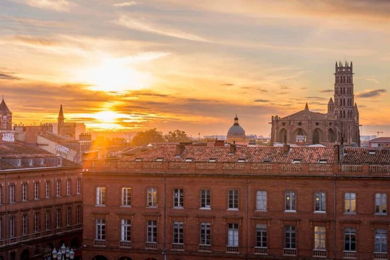 Toulouse and its monuments - guided walking tour in Spanish - Practical Aspects and Considerations