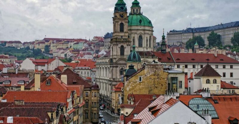 Tour around Prague Castle and Lesser Town in Spanish - Key Points