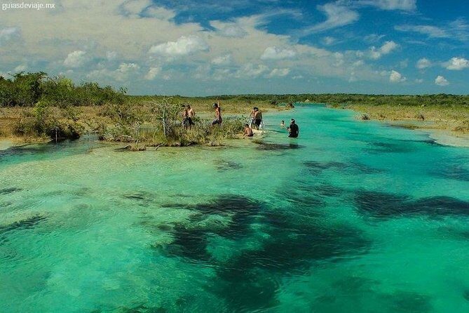 Tour Bacalar - Cenote Azul & MarMol Club with Kayaks from Cancún - An Honest Look at the Bacalar Tour