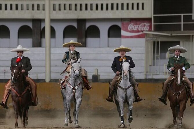 Tour between Charros, Mariachi and Tlaquepaque - The Charm of Mariachi and Tlaquepaque