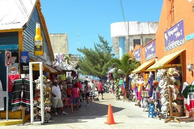 Tour Catamaran Sailing from Cancun to Isla Mujeres - With Open Bar - What Makes This Tour Stand Out